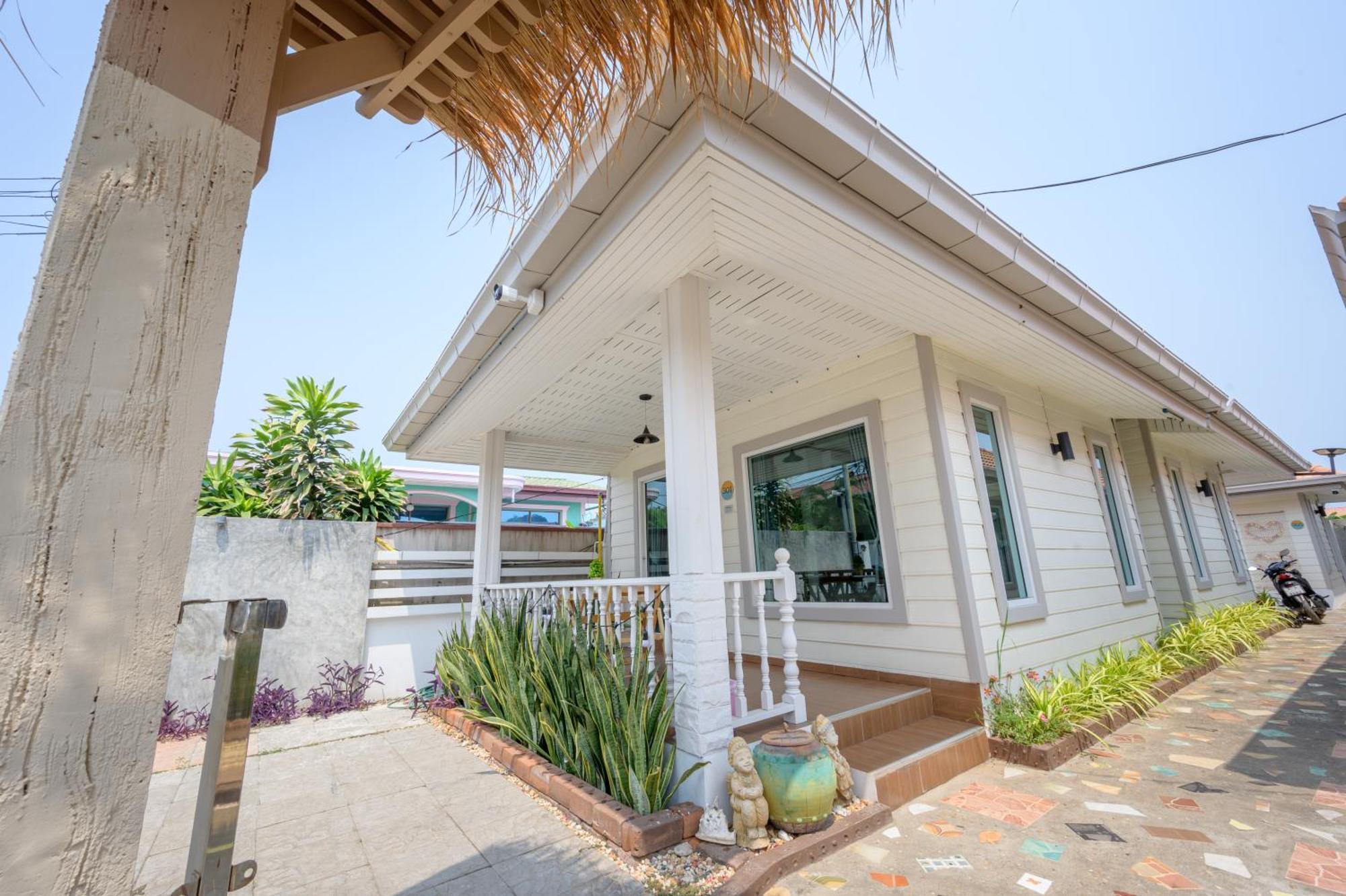 Halo Sea Koh Larn Pattaya Exterior foto